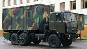 Command vehicle with a container-type body of constant capacity (VIP kitchen and canteen)  